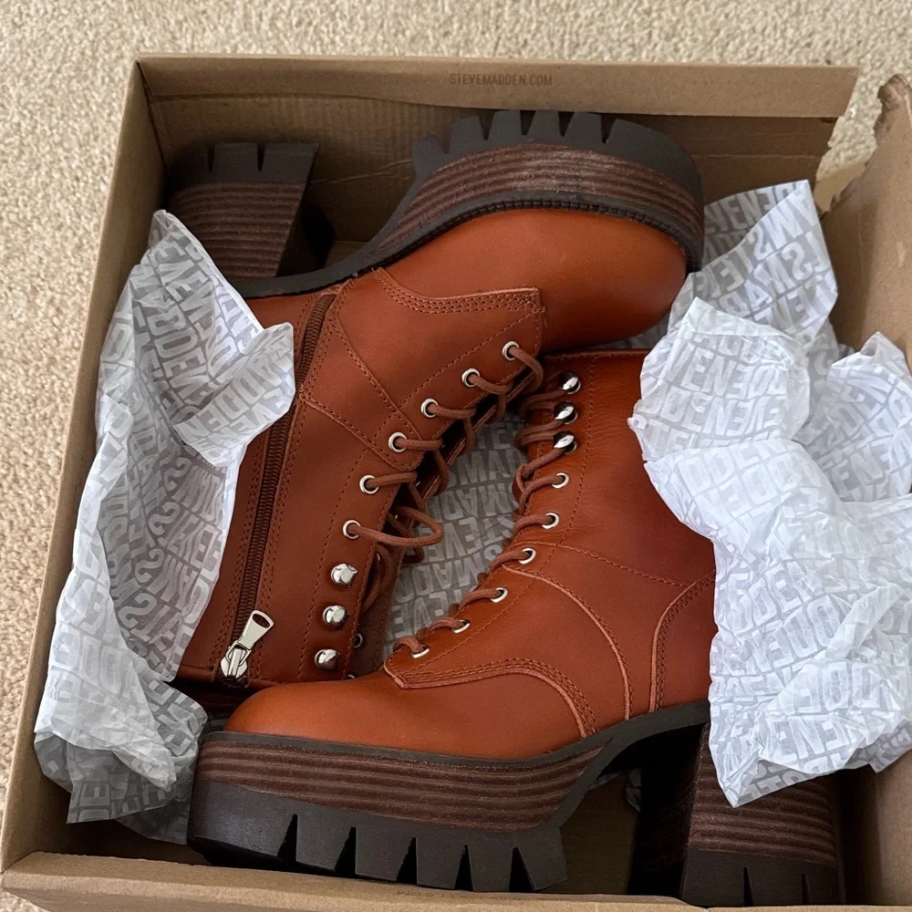 Steve Madden Brown Lace-Up Combat Boots NEW - Picture 6 of 7